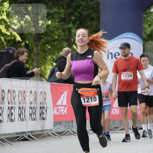 06.09.2026 - CURREX Alsterlauf Yannick Fuchs http://msf.ph/oto/10231339 06.09.2026 11:57:42 Ziel 1187, 1188, 1210, 2484 meine-sportfotos.de