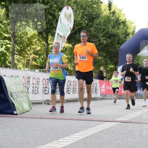 06.09.2026 - CURREX Alsterlauf Yannick Fuchs http://msf.ph/oto/10231355 06.09.2026 11:56:47 Ziel 1056, 1102, 1300, 1303, 1335, 1336, 6390 meine-sportfotos.de