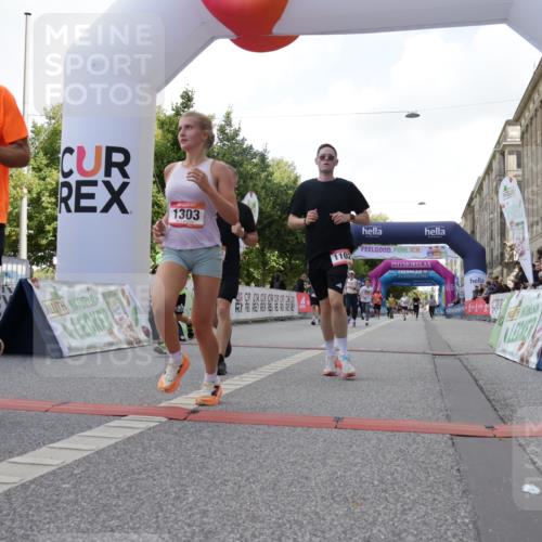 06.09.2026 - CURREX Alsterlauf Yannick Fuchs http://msf.ph/oto/10231372 06.09.2026 11:56:50 Ziel 1056, 1102, 1148, 1300, 1303, 1336, 6390, 8098 meine-sportfotos.de