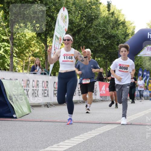 06.09.2026 - CURREX Alsterlauf Yannick Fuchs http://msf.ph/oto/10231381 06.09.2026 11:56:54 Ziel 1056, 1102, 1148, 1171, 1248, 1257, 1300, 1303, 1336, 6390, 8098, 8325 meine-sportfotos.de