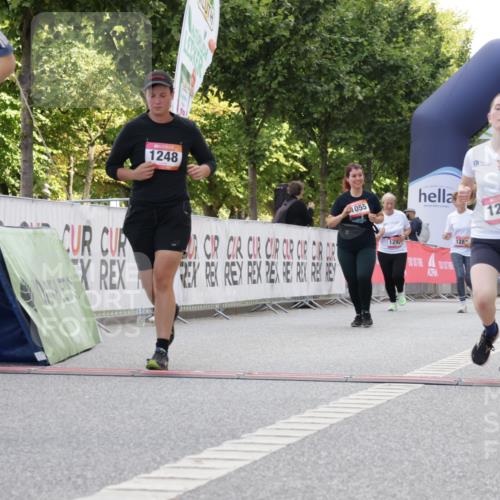 06.09.2026 - CURREX Alsterlauf Yannick Fuchs http://msf.ph/oto/10231395 06.09.2026 11:56:57 Ziel 1055, 1102, 1148, 1171, 1248, 1257, 1300, 8098, 8325, 8326 meine-sportfotos.de