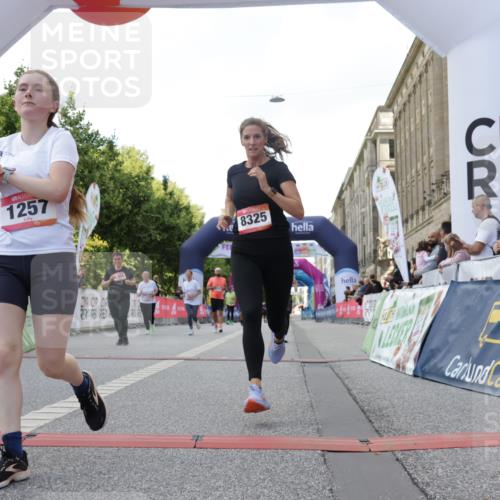 06.09.2026 - CURREX Alsterlauf Yannick Fuchs http://msf.ph/oto/10231402 06.09.2026 11:56:59 Ziel 1055, 1148, 1171, 1248, 1257, 1282, 1292, 8098, 8325, 8326 meine-sportfotos.de