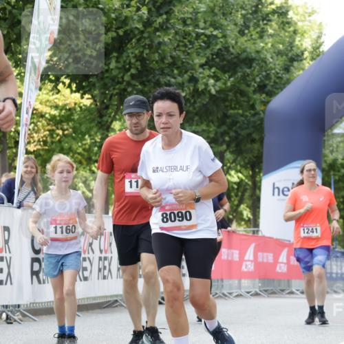 06.09.2026 - CURREX Alsterlauf Yannick Fuchs http://msf.ph/oto/10231420 06.09.2026 11:57:49 Ziel 1036, 1084, 1139, 1159, 1160, 1210, 1241, 1246, 8090 meine-sportfotos.de
