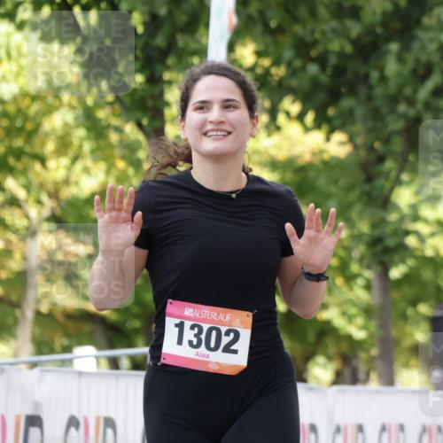 06.09.2026 - CURREX Alsterlauf Yannick Fuchs http://msf.ph/oto/10231463 06.09.2026 11:57:28 Ziel 1129, 1154, 1193, 1302 meine-sportfotos.de