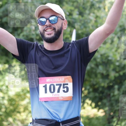 06.09.2026 - CURREX Alsterlauf Yannick Fuchs http://msf.ph/oto/10231468 06.09.2026 11:57:58 Ziel 1036, 1075, 1084, 1139, 1159, 1160, 1241 meine-sportfotos.de