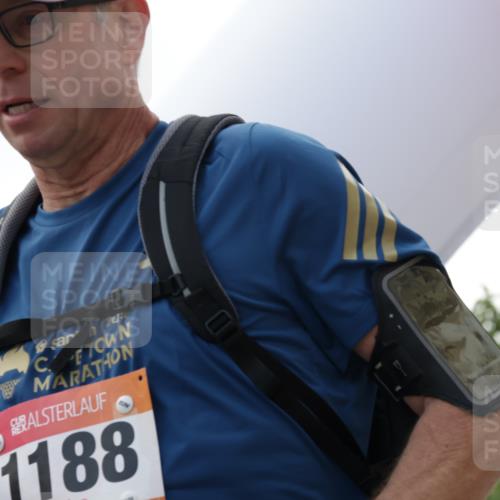 06.09.2026 - CURREX Alsterlauf Yannick Fuchs http://msf.ph/oto/10231495 06.09.2026 11:57:39 Ziel 1174, 1187, 1188, 1193, 1210, 2484 meine-sportfotos.de