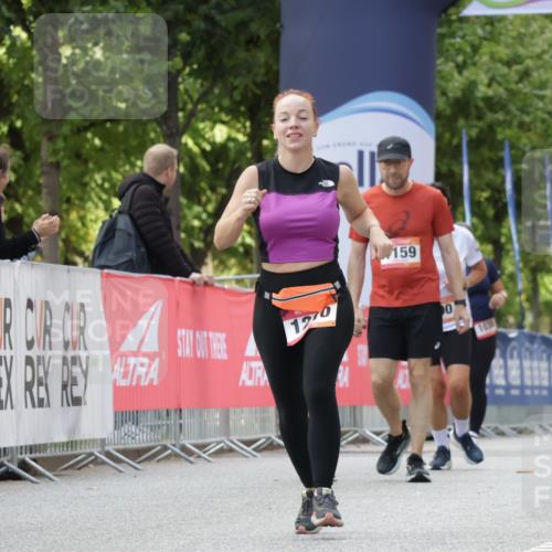 06.09.2026 - CURREX Alsterlauf Yannick Fuchs http://msf.ph/oto/10231496 06.09.2026 11:57:42 Ziel 1187, 1188, 1210, 2484 meine-sportfotos.de