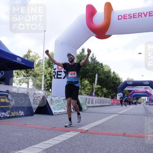 06.09.2026 - CURREX Alsterlauf Yannick Fuchs http://msf.ph/oto/10231514 06.09.2026 11:57:59 Ziel 1036, 1075, 1084, 1241 meine-sportfotos.de