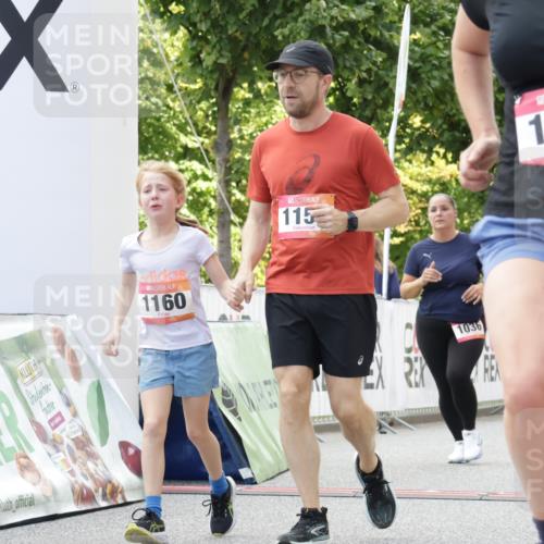 06.09.2026 - CURREX Alsterlauf Yannick Fuchs http://msf.ph/oto/10231516 06.09.2026 11:57:52 Ziel 1036, 1075, 1084, 1139, 1159, 1160, 1241, 1246, 8090 meine-sportfotos.de