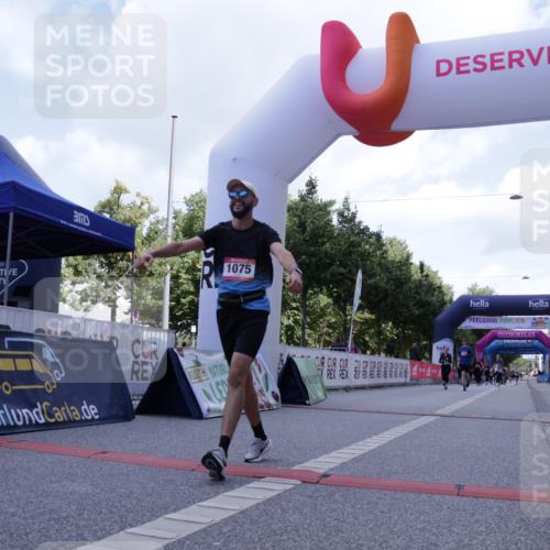 06.09.2026 - CURREX Alsterlauf Yannick Fuchs http://msf.ph/oto/10231537 06.09.2026 11:57:59 Ziel 1036, 1075, 1084, 1241 meine-sportfotos.de