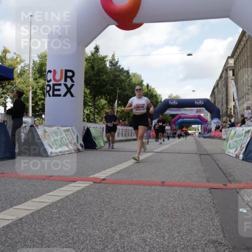 06.09.2026 - CURREX Alsterlauf Yannick Fuchs http://msf.ph/oto/10231600 06.09.2026 11:58:31 Ziel 1082, 1182, 1306, 1314, 1334, 8016 meine-sportfotos.de