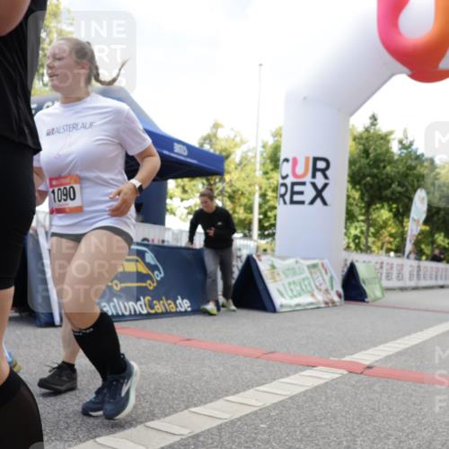 06.09.2026 - CURREX Alsterlauf Yannick Fuchs http://msf.ph/oto/10231640 06.09.2026 11:58:42 Ziel 1001, 1089, 1090, 1114, 1115, 1202, 1235, 1334, 8137 meine-sportfotos.de