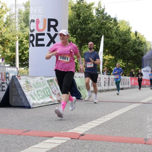 06.09.2026 - CURREX Alsterlauf Yannick Fuchs http://msf.ph/oto/10231646 06.09.2026 11:58:46 Ziel 1001, 1089, 1090, 1202, 1347, 8137 meine-sportfotos.de
