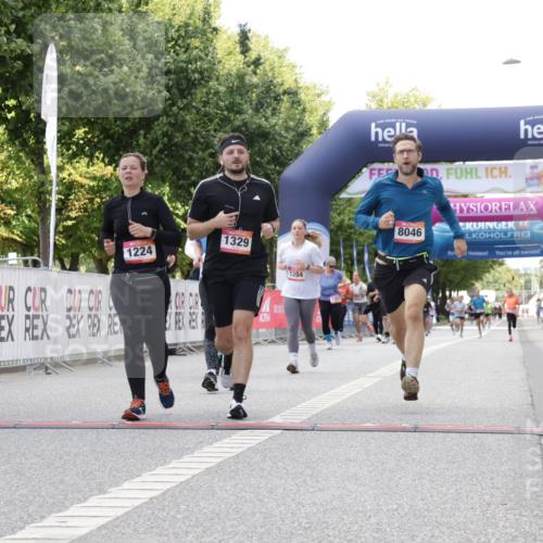 06.09.2026 - CURREX Alsterlauf Yannick Fuchs http://msf.ph/oto/10231663 06.09.2026 11:58:52 Ziel 1001, 1224, 1301, 1329, 1347, 4444, 8046, 8137 meine-sportfotos.de