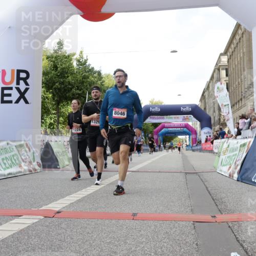 06.09.2026 - CURREX Alsterlauf Yannick Fuchs http://msf.ph/oto/10231668 06.09.2026 11:58:53 Ziel 1224, 1301, 1329, 1347, 4444, 8046, 8137 meine-sportfotos.de