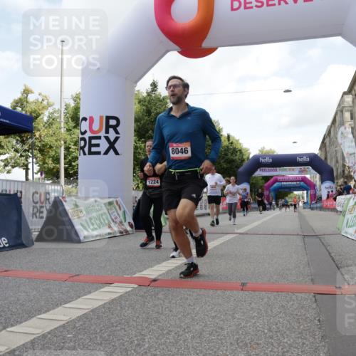 06.09.2026 - CURREX Alsterlauf Yannick Fuchs http://msf.ph/oto/10231671 06.09.2026 11:58:54 Ziel 1224, 1301, 1329, 1347, 4444, 8046 meine-sportfotos.de