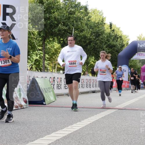 06.09.2026 - CURREX Alsterlauf Yannick Fuchs http://msf.ph/oto/10231675 06.09.2026 11:58:55 Ziel 1111, 1224, 1301, 1327, 1329, 1347, 4444, 8046 meine-sportfotos.de