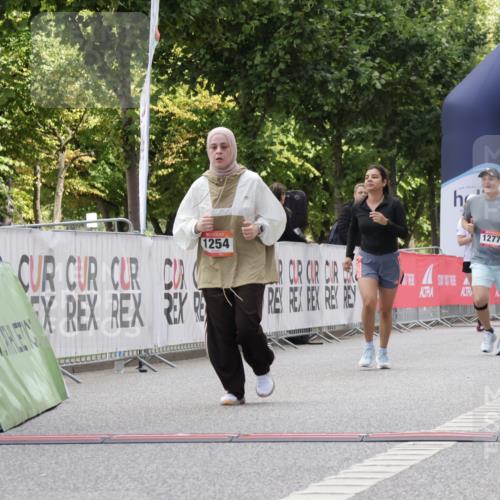 06.09.2026 - CURREX Alsterlauf Yannick Fuchs http://msf.ph/oto/10231711 06.09.2026 11:59:11 Ziel 1081, 1130, 1254, 1304 meine-sportfotos.de