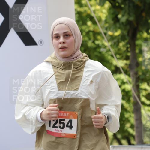06.09.2026 - CURREX Alsterlauf Yannick Fuchs http://msf.ph/oto/10231716 06.09.2026 11:59:14 Ziel 1081, 1254, 1304, 1330 meine-sportfotos.de