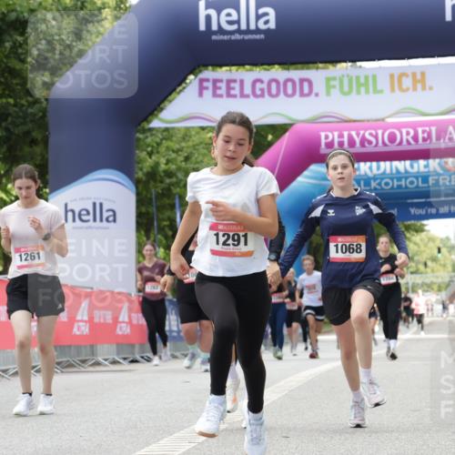 06.09.2026 - CURREX Alsterlauf Yannick Fuchs http://msf.ph/oto/10231750 06.09.2026 11:59:24 Ziel 1037, 1038, 1068, 1069, 1173, 1261, 1291, 1330 meine-sportfotos.de