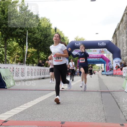 06.09.2026 - CURREX Alsterlauf Yannick Fuchs http://msf.ph/oto/10231758 06.09.2026 11:59:26 Ziel 1037, 1038, 1068, 1069, 1173, 1261, 1291, 1330 meine-sportfotos.de