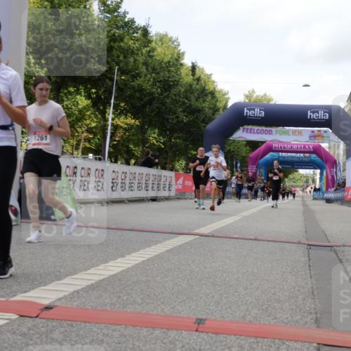 06.09.2026 - CURREX Alsterlauf Yannick Fuchs http://msf.ph/oto/10231778 06.09.2026 11:59:30 Ziel 1018, 1068, 1069, 1108, 1173, 1261, 1291 meine-sportfotos.de