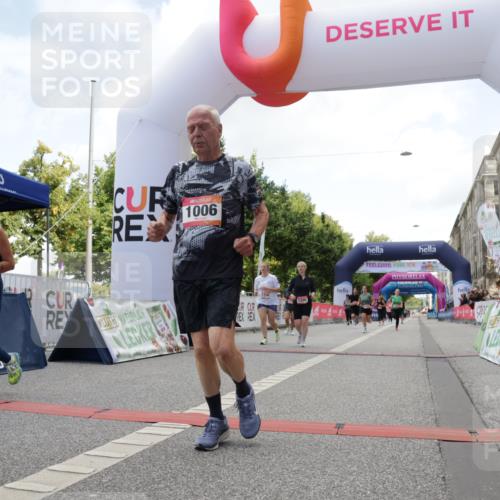 06.09.2026 - CURREX Alsterlauf Yannick Fuchs http://msf.ph/oto/10231818 06.09.2026 11:59:45 Ziel 1006, 1098, 1120, 1205, 1206, 1215, 1262, 1266, 1275, 8139 meine-sportfotos.de