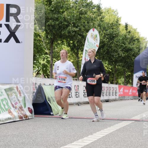 06.09.2026 - CURREX Alsterlauf Yannick Fuchs http://msf.ph/oto/10231823 06.09.2026 11:59:46 Ziel 1006, 1098, 1120, 1205, 1206, 1215, 1275, 8139 meine-sportfotos.de