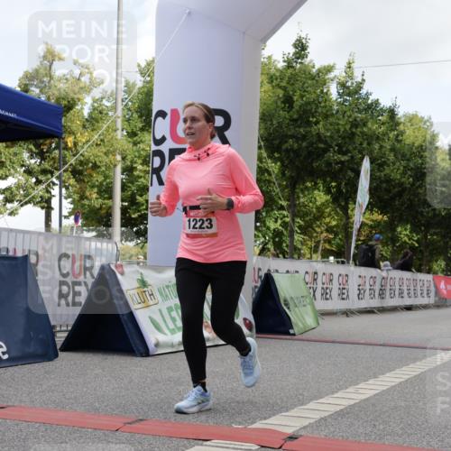 06.09.2026 - CURREX Alsterlauf Yannick Fuchs http://msf.ph/oto/10231836 06.09.2026 11:59:59 Ziel 1076, 1124, 1192, 1223, 1247, 1323, 1340 meine-sportfotos.de