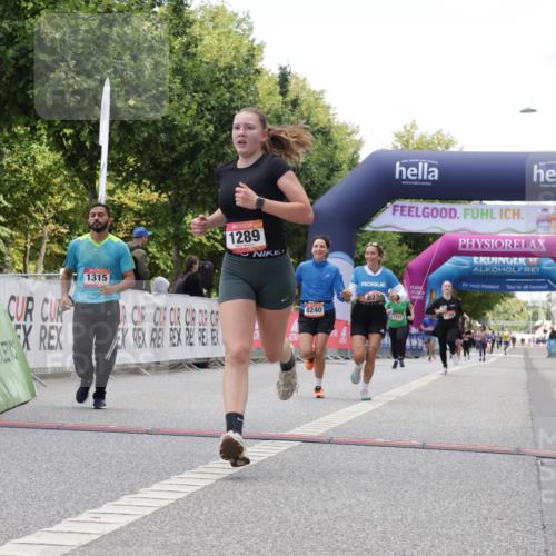 06.09.2026 - CURREX Alsterlauf Yannick Fuchs http://msf.ph/oto/10231853 06.09.2026 12:00:07 Ziel 1104, 1289, 1315, 8239, 8240 meine-sportfotos.de