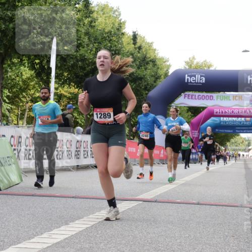06.09.2026 - CURREX Alsterlauf Yannick Fuchs http://msf.ph/oto/10231854 06.09.2026 12:00:08 Ziel 1104, 1276, 1289, 1315, 8239, 8240 meine-sportfotos.de