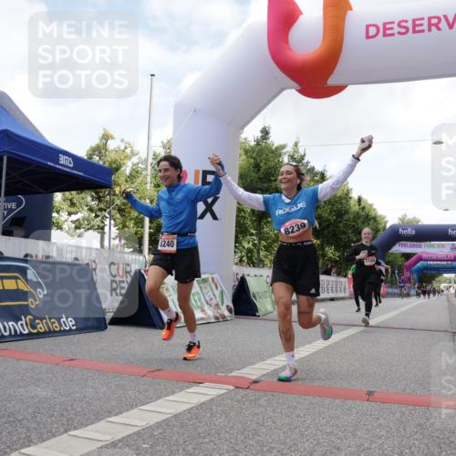 06.09.2026 - CURREX Alsterlauf Yannick Fuchs http://msf.ph/oto/10231874 06.09.2026 12:00:11 Ziel 1104, 1276, 1289, 1315, 1322, 8239, 8240 meine-sportfotos.de
