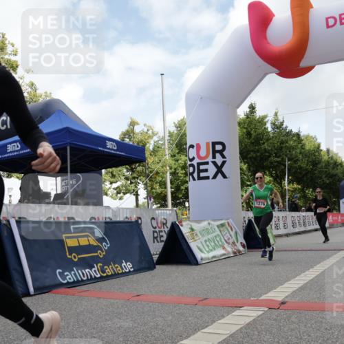 06.09.2026 - CURREX Alsterlauf Yannick Fuchs http://msf.ph/oto/10231883 06.09.2026 12:00:13 Ziel 1104, 1276, 1289, 1315, 1322, 8239, 8240 meine-sportfotos.de