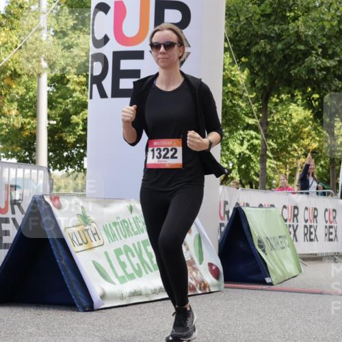 06.09.2026 - CURREX Alsterlauf Yannick Fuchs http://msf.ph/oto/10231887 06.09.2026 12:00:15 Ziel 1104, 1276, 1315, 1322, 8239, 8240 meine-sportfotos.de