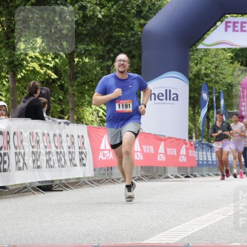 06.09.2026 - CURREX Alsterlauf Yannick Fuchs http://msf.ph/oto/10231893 06.09.2026 12:00:18 Ziel 1104, 1191, 1276, 1322 meine-sportfotos.de