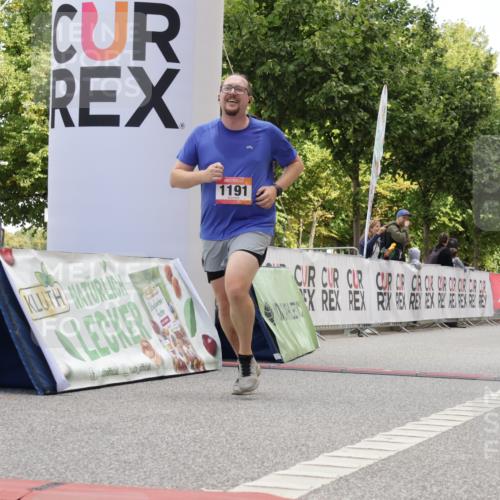 06.09.2026 - CURREX Alsterlauf Yannick Fuchs http://msf.ph/oto/10231905 06.09.2026 12:00:22 Ziel 1191, 1325 meine-sportfotos.de