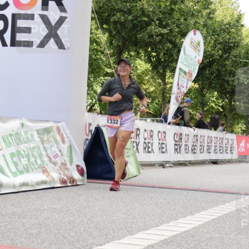 06.09.2026 - CURREX Alsterlauf Yannick Fuchs http://msf.ph/oto/10231917 06.09.2026 12:00:28 Ziel 1191, 1238, 1325, 1332 meine-sportfotos.de