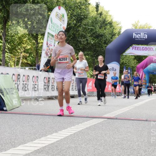 06.09.2026 - CURREX Alsterlauf Yannick Fuchs http://msf.ph/oto/10231936 06.09.2026 12:00:34 Ziel 1061, 1238, 1332, 3821, 3822, 8202 meine-sportfotos.de