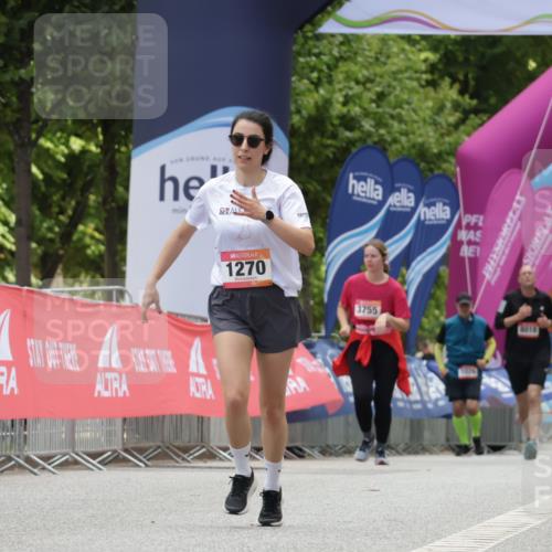 06.09.2026 - CURREX Alsterlauf Yannick Fuchs http://msf.ph/oto/10231990 06.09.2026 12:00:58 Ziel 1270, 1317, 4802 meine-sportfotos.de