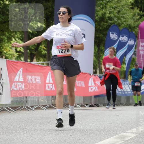 06.09.2026 - CURREX Alsterlauf Yannick Fuchs http://msf.ph/oto/10231995 06.09.2026 12:00:58 Ziel 1270, 1317, 4802 meine-sportfotos.de