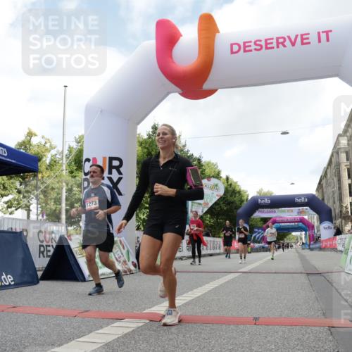 06.09.2026 - CURREX Alsterlauf Yannick Fuchs http://msf.ph/oto/10232015 06.09.2026 12:01:09 Ziel 1170, 1177, 1270, 1273, 1338, 3755, 8018 meine-sportfotos.de