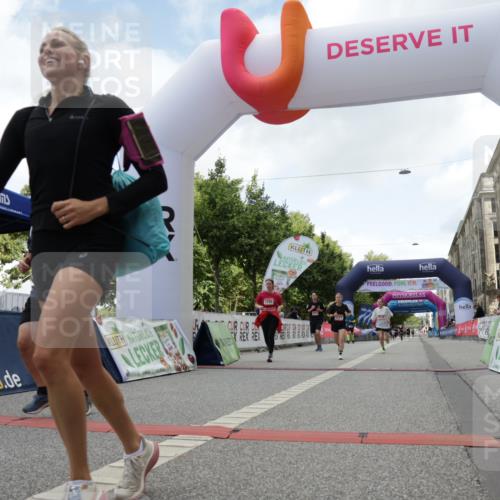 06.09.2026 - CURREX Alsterlauf Yannick Fuchs http://msf.ph/oto/10232019 06.09.2026 12:01:09 Ziel 1170, 1177, 1270, 1273, 1338, 3755, 8018 meine-sportfotos.de