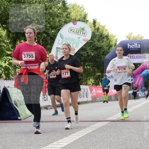06.09.2026 - CURREX Alsterlauf Yannick Fuchs http://msf.ph/oto/10232024 06.09.2026 12:01:12 Ziel 1170, 1177, 1273, 1338, 3755, 8018 meine-sportfotos.de