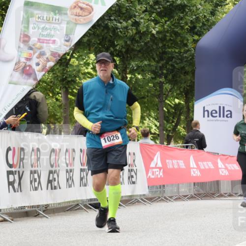 06.09.2026 - CURREX Alsterlauf Yannick Fuchs http://msf.ph/oto/10232035 06.09.2026 12:01:18 Ziel 1026, 1170, 1177, 3755, 8018 meine-sportfotos.de