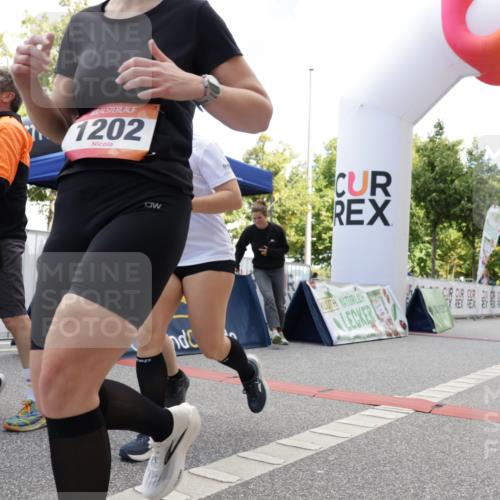 06.09.2026 - CURREX Alsterlauf Yannick Fuchs http://msf.ph/oto/10232039 06.09.2026 11:58:42 Ziel 1001, 1089, 1090, 1114, 1115, 1202, 1235, 1334, 8137 meine-sportfotos.de