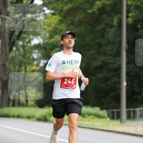 13.09.2026 - 21. swb-Marathon Bremen TobiasT http://msf.ph/oto/10241731 13.09.2026 11:12:37 Laufen 245, 21, 245 meine-sportfotos.de
