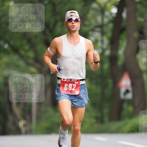 13.09.2026 - 21. swb-Marathon Bremen TobiasT http://msf.ph/oto/10242063 13.09.2026 11:20:20 Laufen 692 meine-sportfotos.de