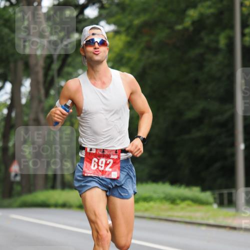 13.09.2026 - 21. swb-Marathon Bremen TobiasT http://msf.ph/oto/10242081 13.09.2026 11:20:22 Laufen 692 meine-sportfotos.de