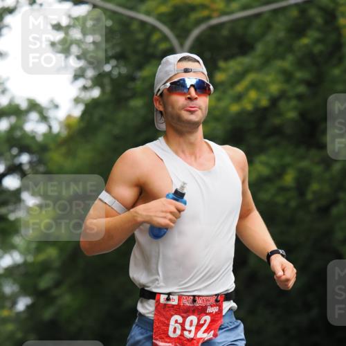 13.09.2026 - 21. swb-Marathon Bremen TobiasT http://msf.ph/oto/10242097 13.09.2026 11:20:23 Laufen 692, 21 meine-sportfotos.de