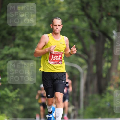 13.09.2026 - 21. swb-Marathon Bremen TobiasT http://msf.ph/oto/10242128 13.09.2026 11:20:56 Laufen 1555 meine-sportfotos.de